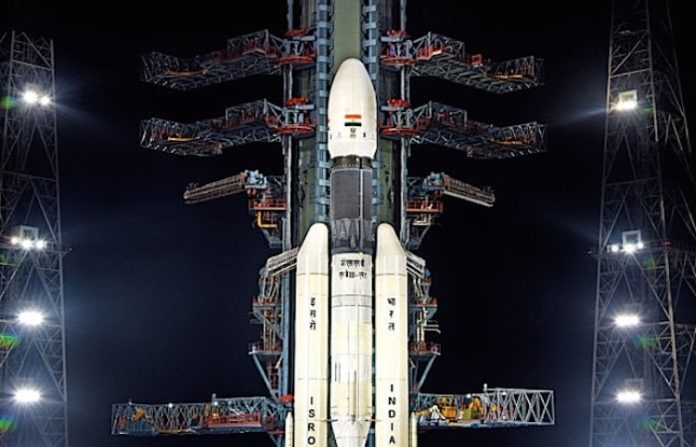 La India lanza con éxito una misión de exploración a la Luna