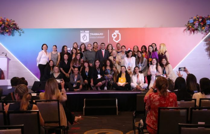 Desarrollan mujeres neoleonesas habilidades para el futuro laboral en el Foro “El Gran Talento de NL”