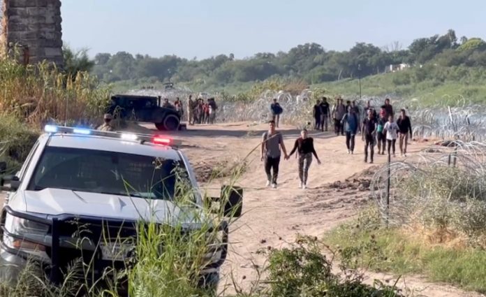 Organización de DDHH demanda a Gobierno de EU por medidas sobre asilo en frontera sur