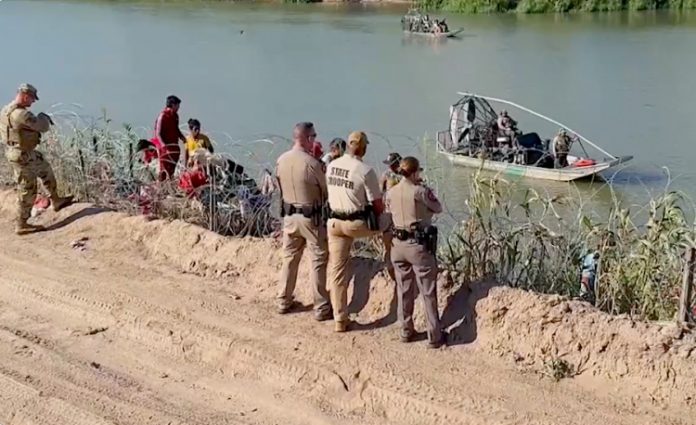 Gobierno de Texas alega invasión a su frontera con México y despliega agentes en la zona