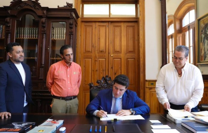 Gobierno Federal entrega a NL, nueva concesión de Puente Fronterizo Colombia