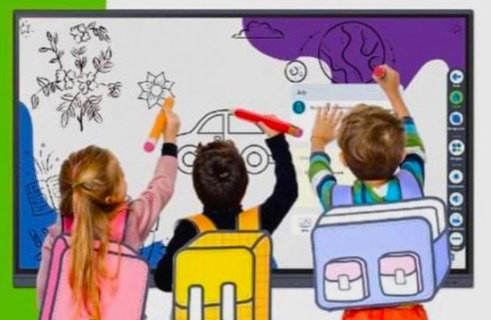 Capacita CENDI sobre uso de pantallas interactivas táctiles