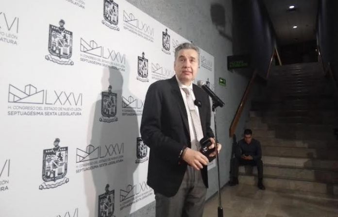 Exigen Waldo Fernández y ambientalistas aire limpio para salvar el fútbol