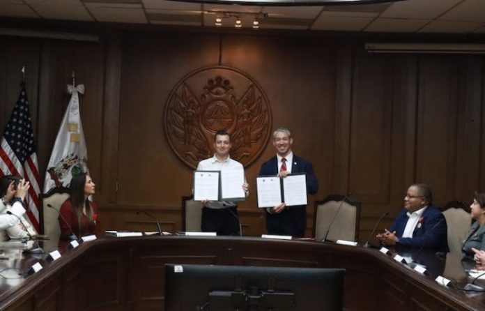 Refrendan hermanamiento Monterrey y San Antonio