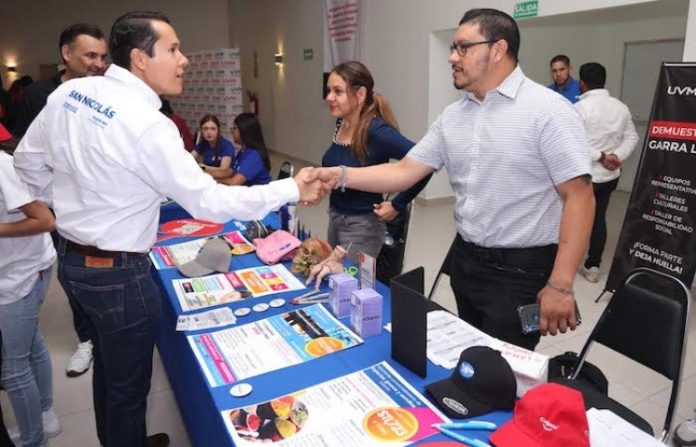 Ofertan más de mil vacantes en Feria de Empleo de San Nicolás