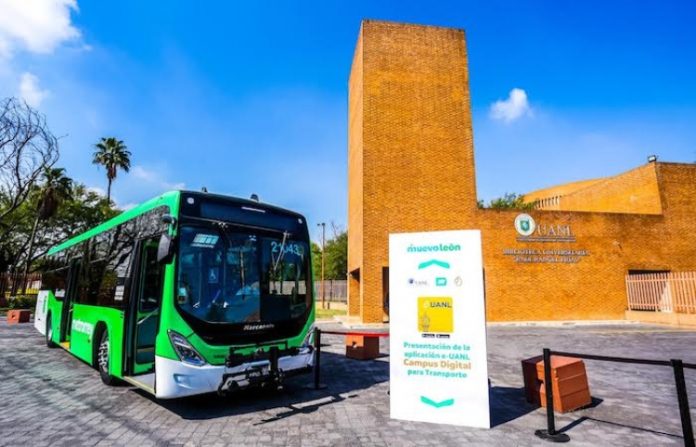 Firman UANL y Metrorrey convenio que brindará tarifa preferencial a estudiantes