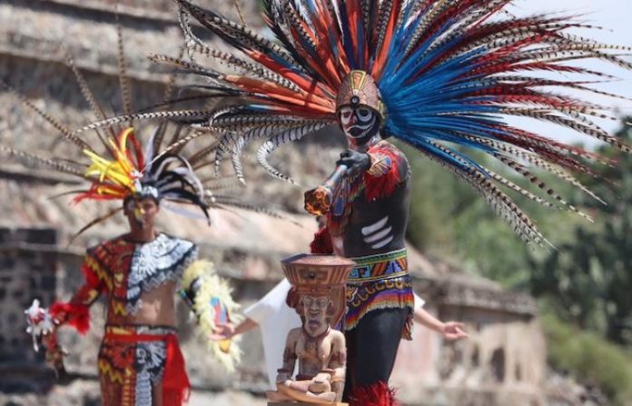 Con encendido de fuego nuevo, Teotihuacán ilumina camino a Santiago 2023