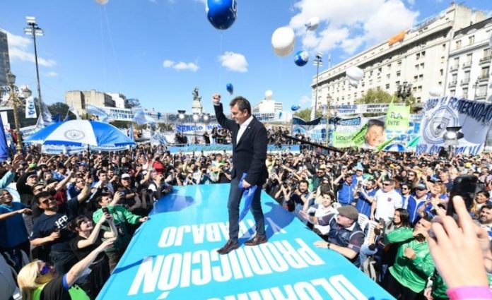 Centrales obreras argentinas marchan en apoyo de ministro y candidato presidencial