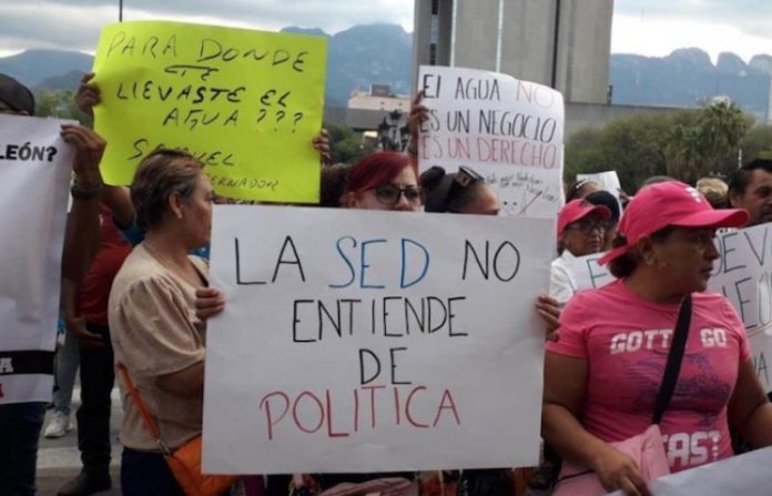 Se manifiestan más de mil personas por falta de agua