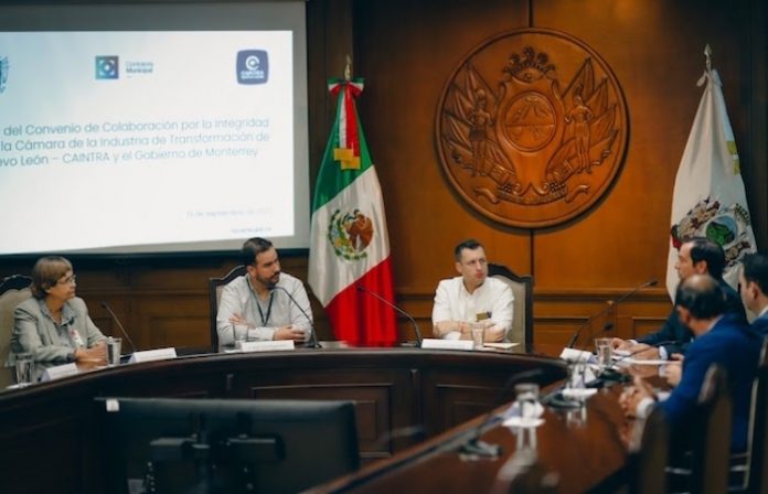 Firman Convenio por la Integridad Monterrey y CAINTRA