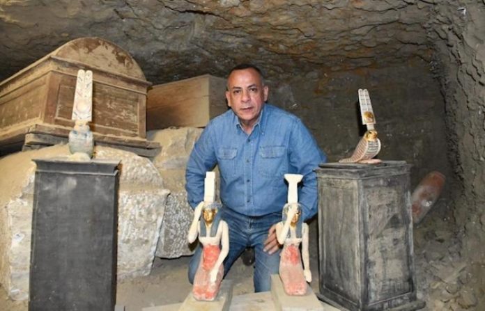 Arqueólogos descubren en Egipto jarras de vino con 5.000 antigüedad