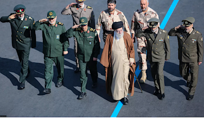 El ayatolá Jameneí niega la implicación de Irán en los ataques de Hamás a Israel