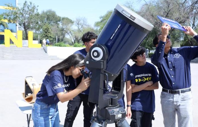 Invita UANL a observar de forma segura eclipse solar anular