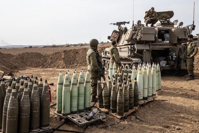 Se elevan a 2.450 los muertos en la Franja de Gaza por bombardeos israelíes