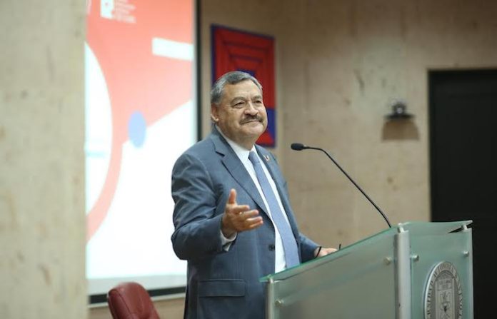 Retoma UANL encuentro internacional sobre capital humano y crecimiento