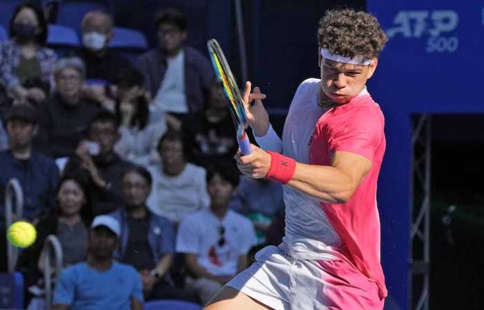 Shelton alcanza las semifinales en Tokio