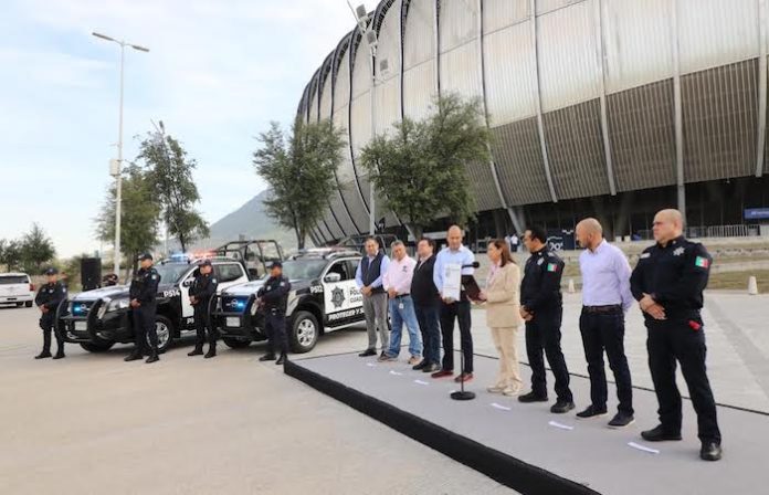 Rayados dona cuatro patrullas al municipio de Guadalupe