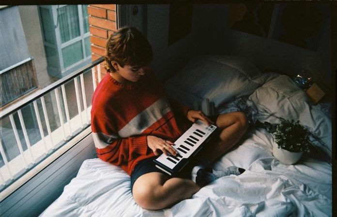 La artista catalana Kora presentará su mixtape “☆☆☆”, en el Club del Rock&Rollde la CDMX