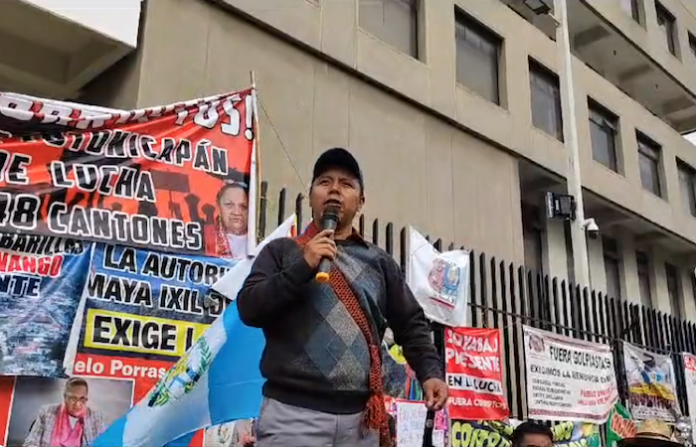 En Guatemala prosigue en su día 22 movilización popular en defensa de la democracia