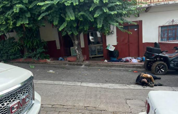 Mueren cinco personas en ataque armado en Tacámbaro, Michoacán