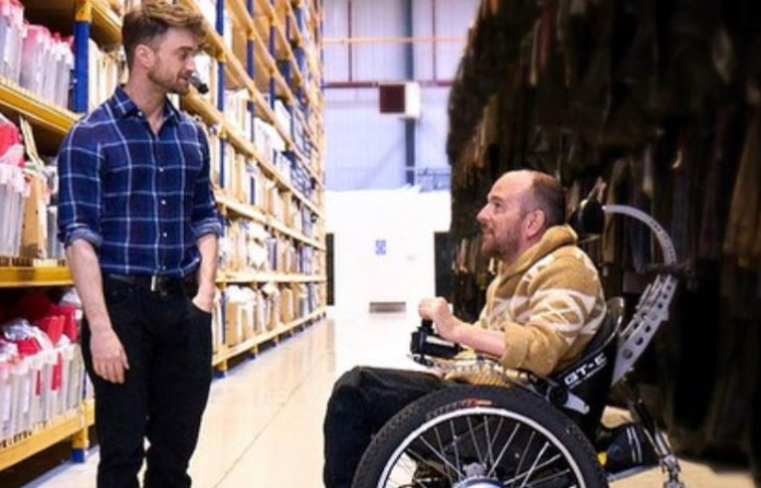 Prepara Daniel Radcliffe documental sobre Holmes, doble de acción de Harry Potter que quedó paralítico
