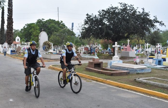 Arranca Monterrey operativo en panteones por Día de Muertos