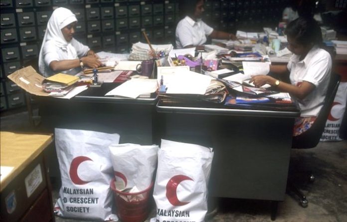 Las instituciones de Malasia devolverán al remitente cartas en idiomas extranjeros