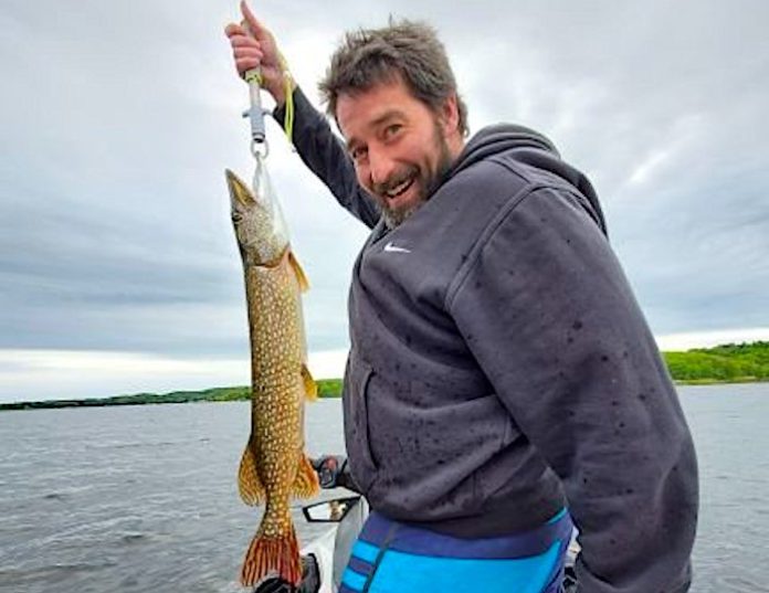 Investigadores del tiroteo en Maine, EEU, encontraron una nota en la casa del sospechoso