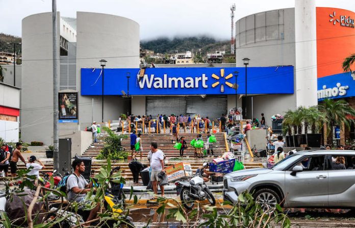 Reportan saqueos en supermercados de ciudad portuaria mexicana tras paso de huracán