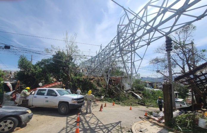 Un 60 % del servicio eléctrico está interrumpido en Acapulco