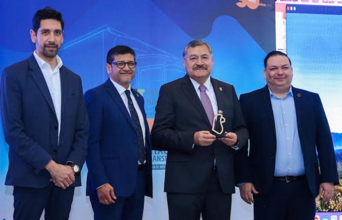 Destaca Rector de la UANL rediseño de programas ante llegada de empresas a NL