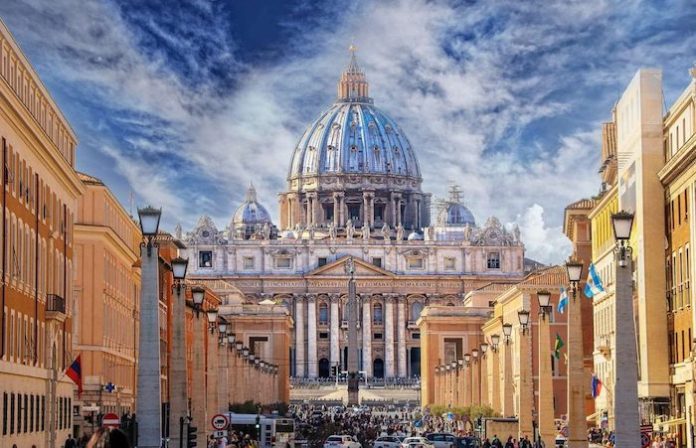 El Vaticano reporta una infección respiratoria del papa Francisco