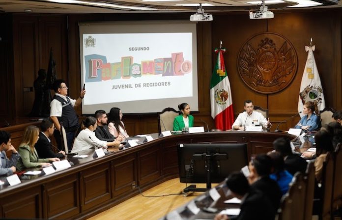 Pide Colosio a jóvenes luchar contra la discriminación