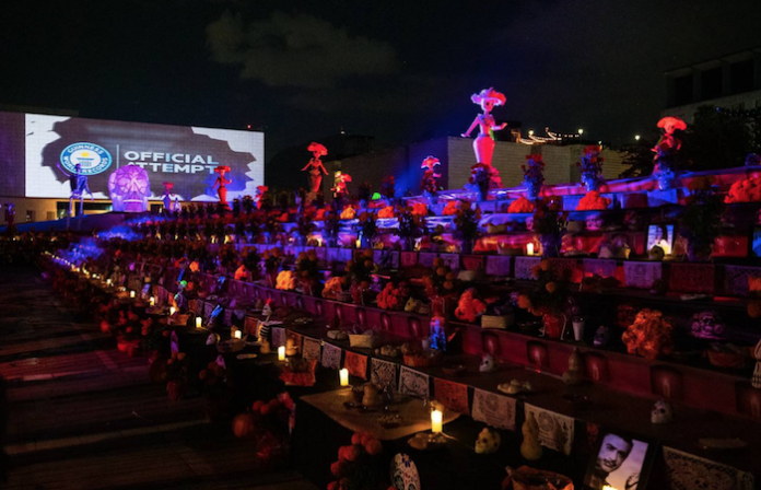 Altar de Muertos logra récord mundial en Monterrey