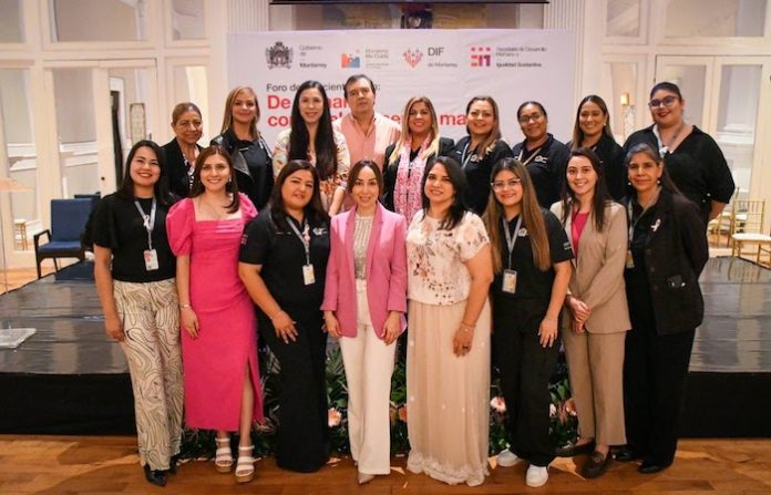 Realiza Monterrey Foro “De la mano contra el cáncer de mama”