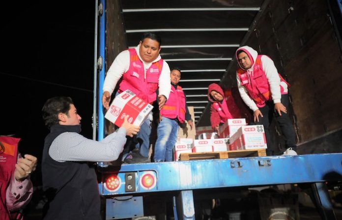 Encabeza Gobernador banderazo de salida con ayuda humanitaria a afectados por huracán “Otis”