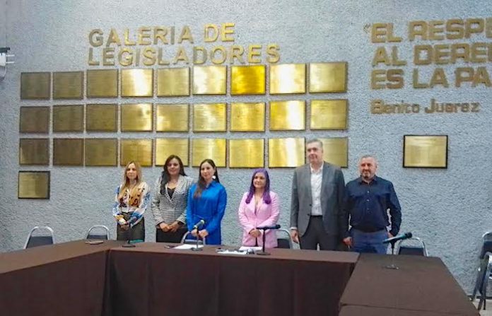 Instalan Comisión que investigará renuncias de diputados