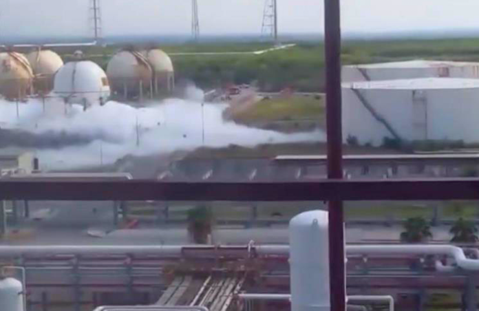 Moviliza fuga de gas en Refinería de Cadereyta