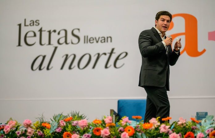 Presenta Samuel García libro Federalismo Mexicano; asegura que el país necesita una nueva constitución