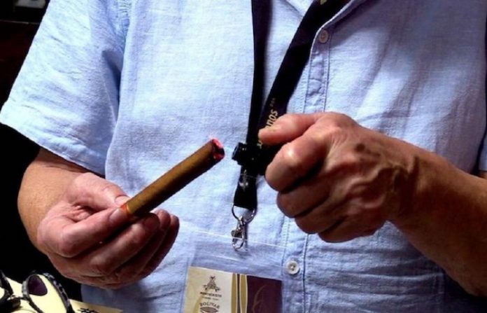 Energía solar y tradición para sostener la producción de tabaco en Cuba