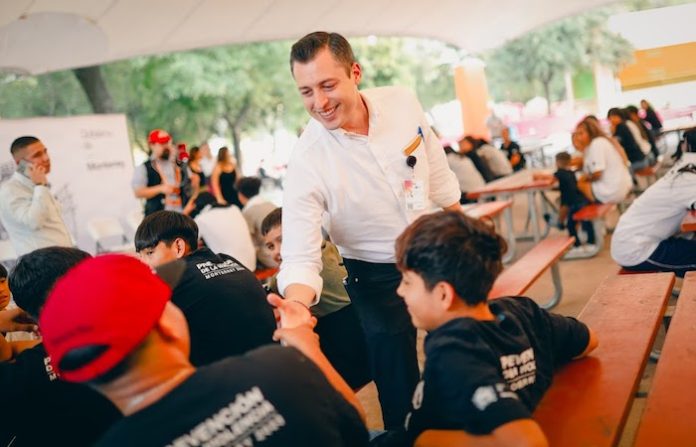 Participan decenas de jóvenes en programa “Voces de Barrio” con el Alcalde Luis Donaldo Colosio