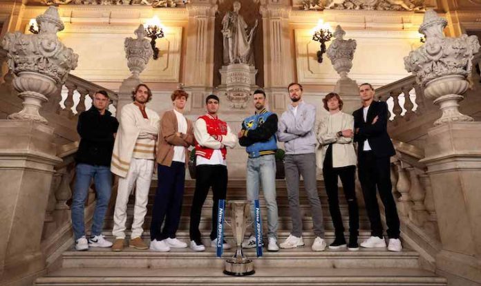 Reunidos para la fotografía oficial y el recorrido por el palacio