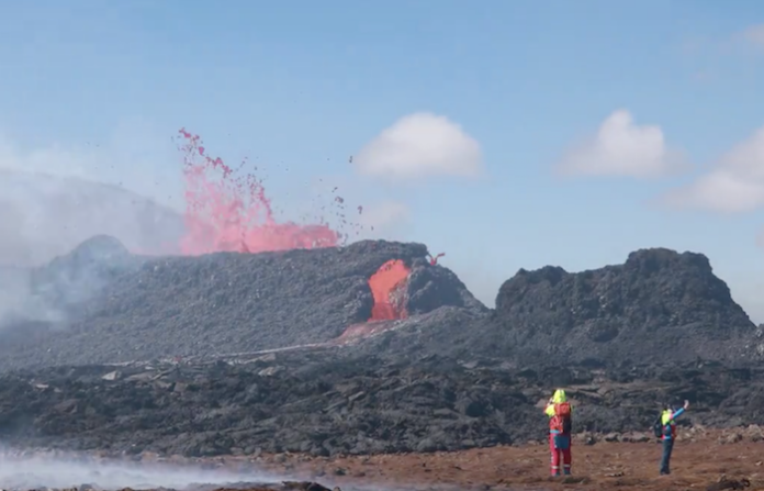 Islandia evacúa la ciudad de Grindavík por riesgo de erupción volcánica