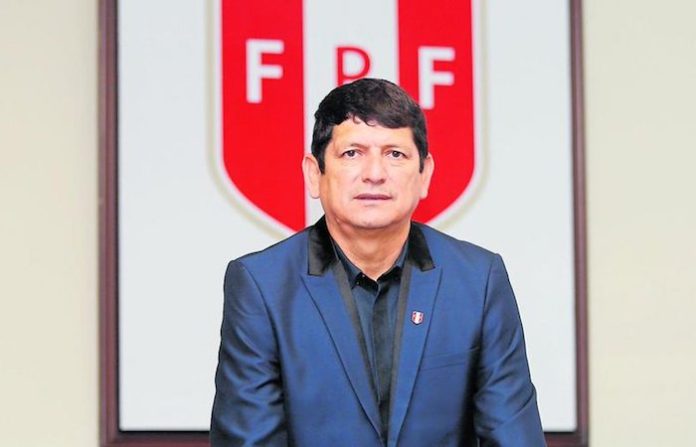Fiscalía peruana presenta acusación para presidente de Federación de Fútbol por corrupción