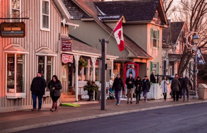 Tasa de desempleo en Canadá alcanza el 5,7 % en octubre