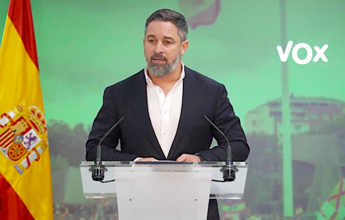 Video: El partido español ultraderechista Vox presenta una querella contra Sánchez