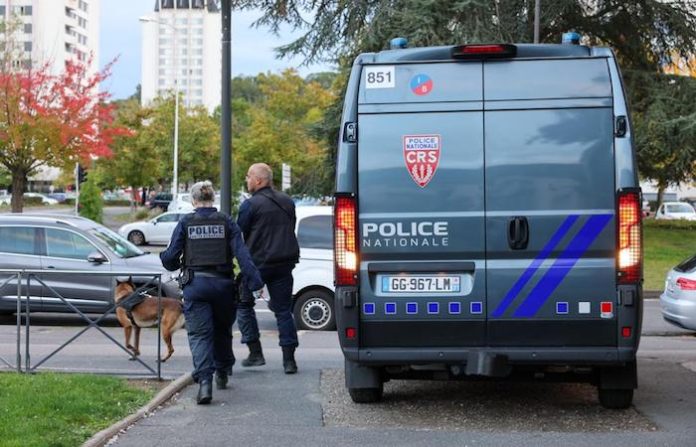 Detenido en Francia un niño sirio por golpear a un rabino judío