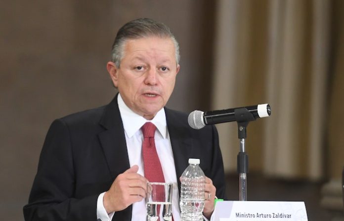 Aceptan renuncia de ministro de la Suprema Corte de México Arturo Zaldívar