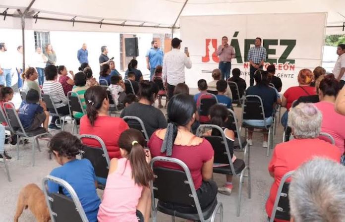 Cumplen con los vecinos Paco Cantú pavimenta 7,500 metros cuadrados en Juárez