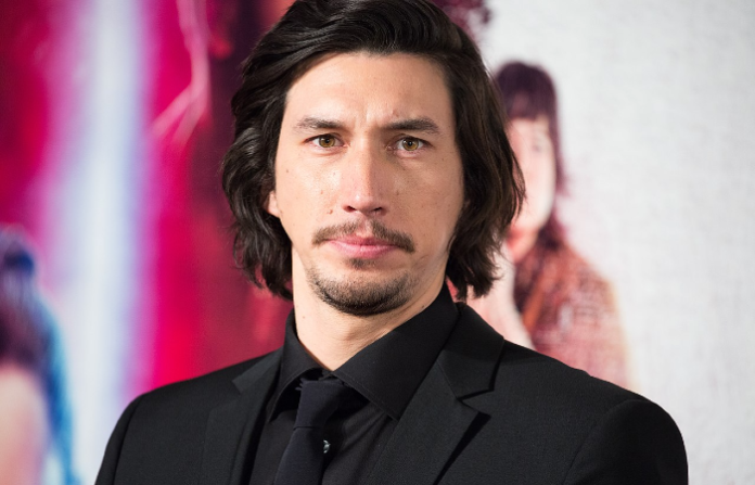 Responde Adam Driver con insultos ante cuestionamientos sobre “Ferrari”